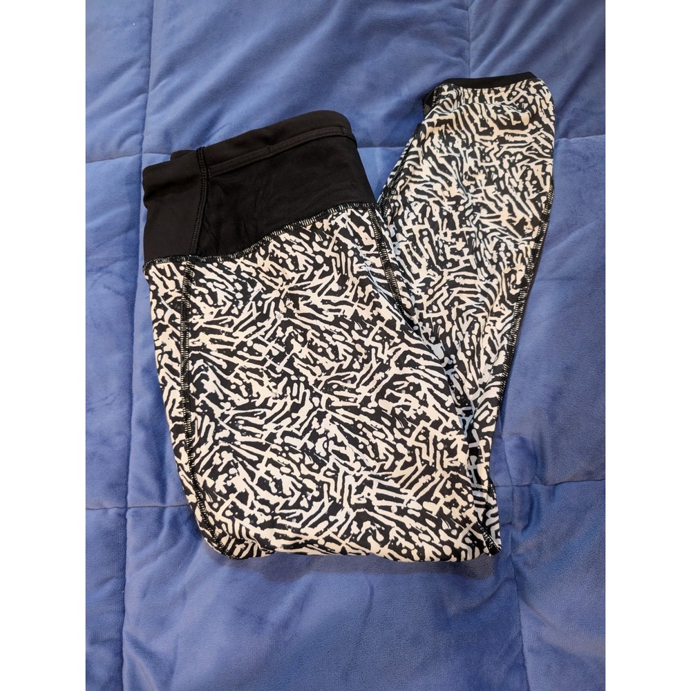 Lululemon Run Top Speed Crop Leggings 6 Mini Brushed Animal Black White